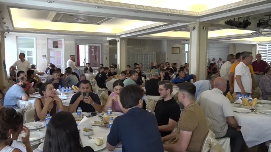 Bornova Belediye Başkanı Eşki, Esnaflarla Birlikte Kuru Fasulye Etkinliği’nde Bir Araya Geldi