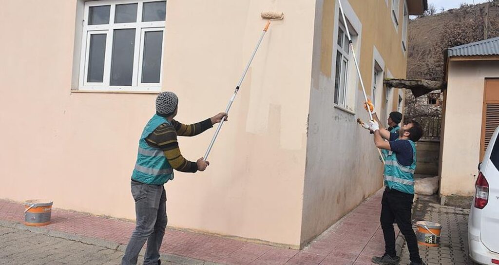 Denetimli serbestlik yükümlüleri 1534 okulun bakım ve onarımını yaptı
