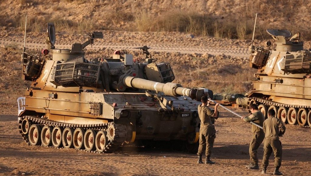 israil ordusundan suriyede baskin askerler koy halkini zorladi 2FUrCAvD