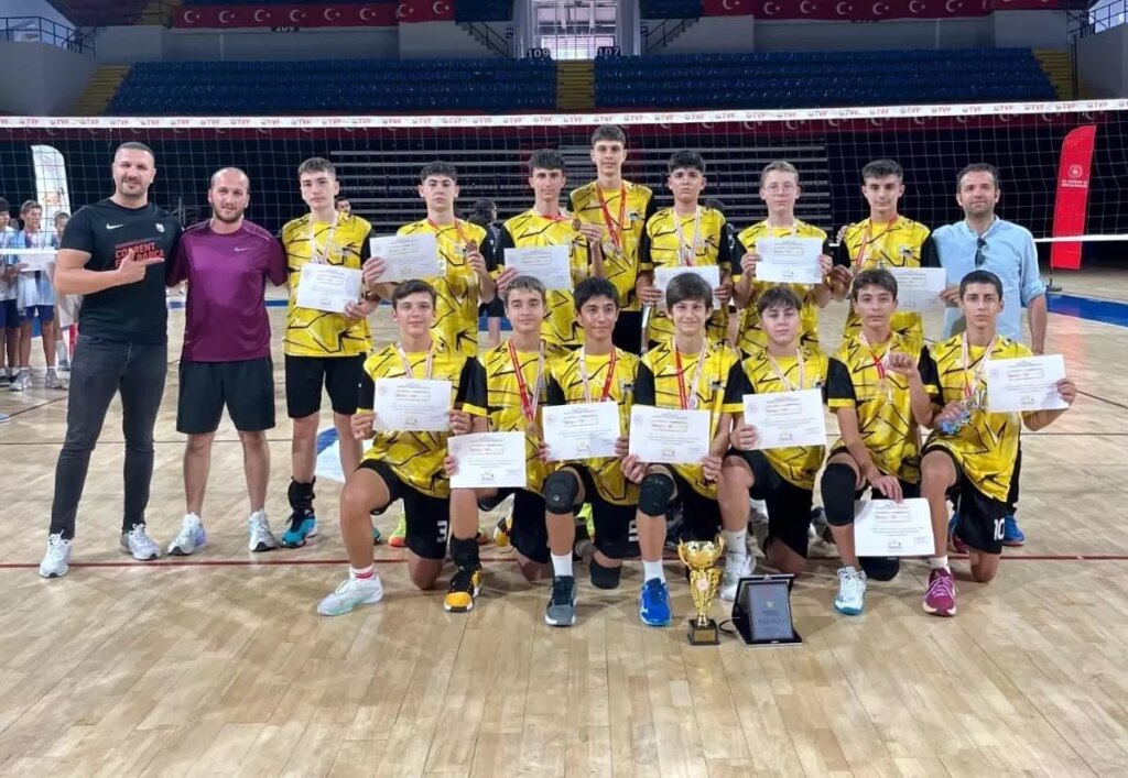 Manisa Voleybol Takımı Türkiye Şampiyonu