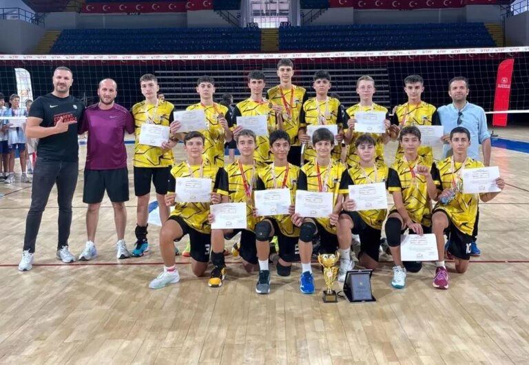 manisa voleybol takimi turkiye sampiyonu 29T7YUKz
