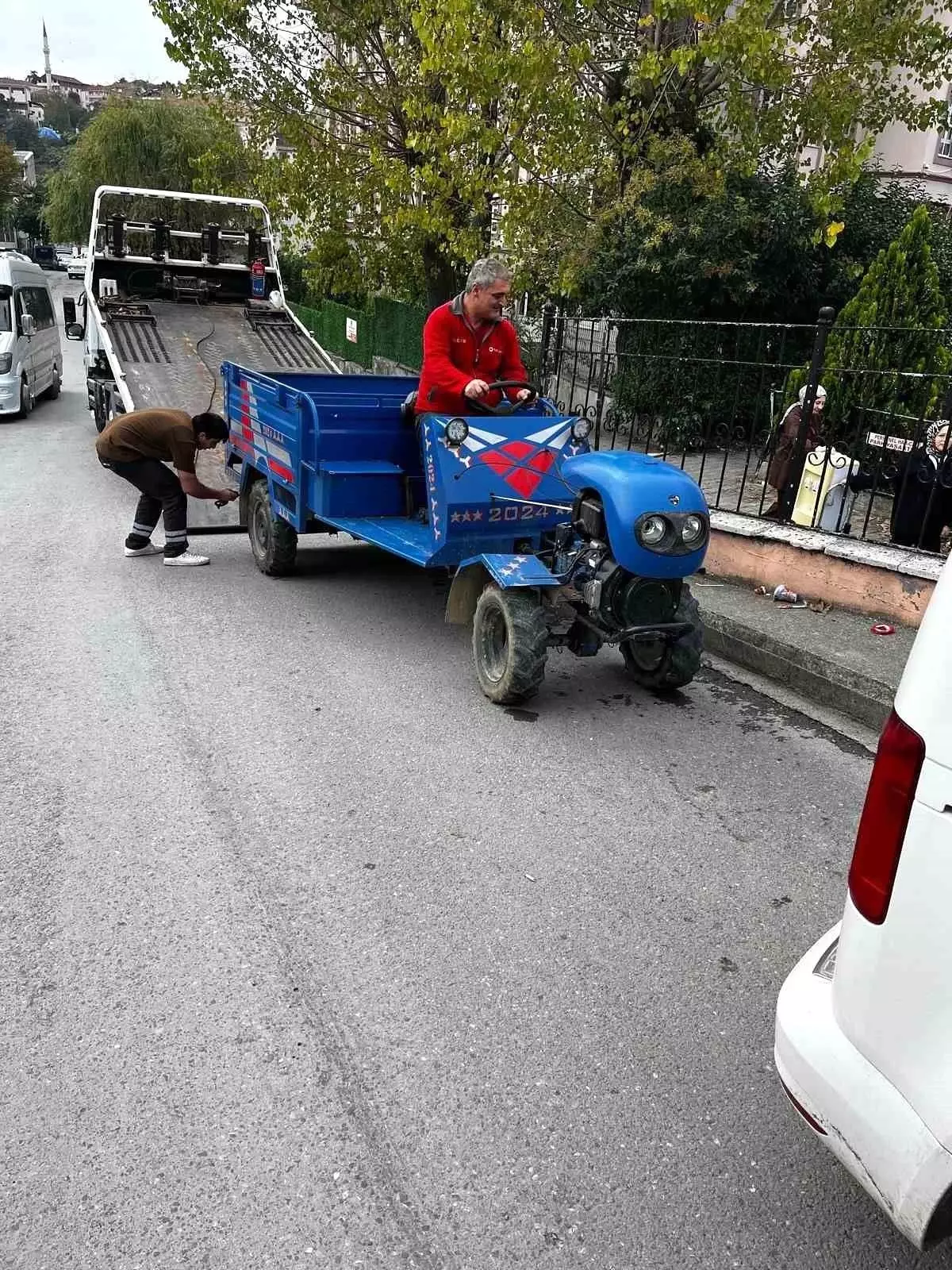 alaplida hatali park eden araclara ceza 8WhueiMO.jpg