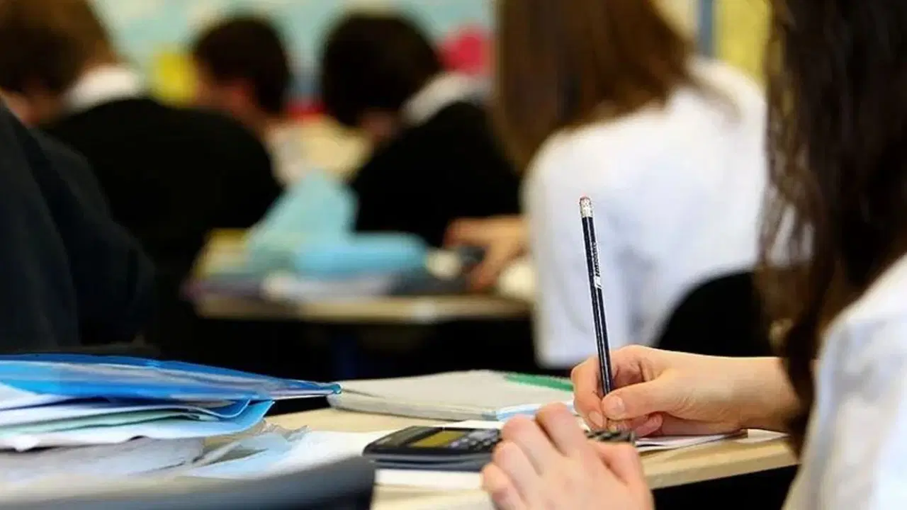 chpli ozcagdas okullara kadrolu okul sagligi hemsiresi gorevlendirilmesi icin tbmmye kanun teklifi verdi gbI5wKdd