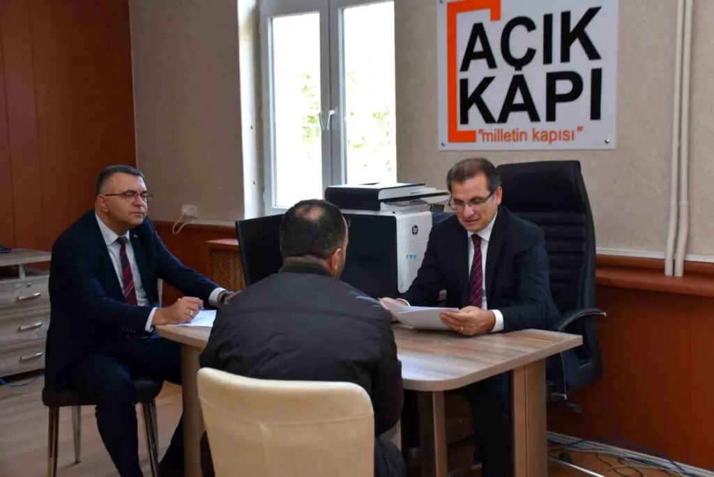 Kaymakam Ali Güldoğan, Vatandaşlarla ‘Açık Kapı’ Buluşmasında Bir Araya Geldi