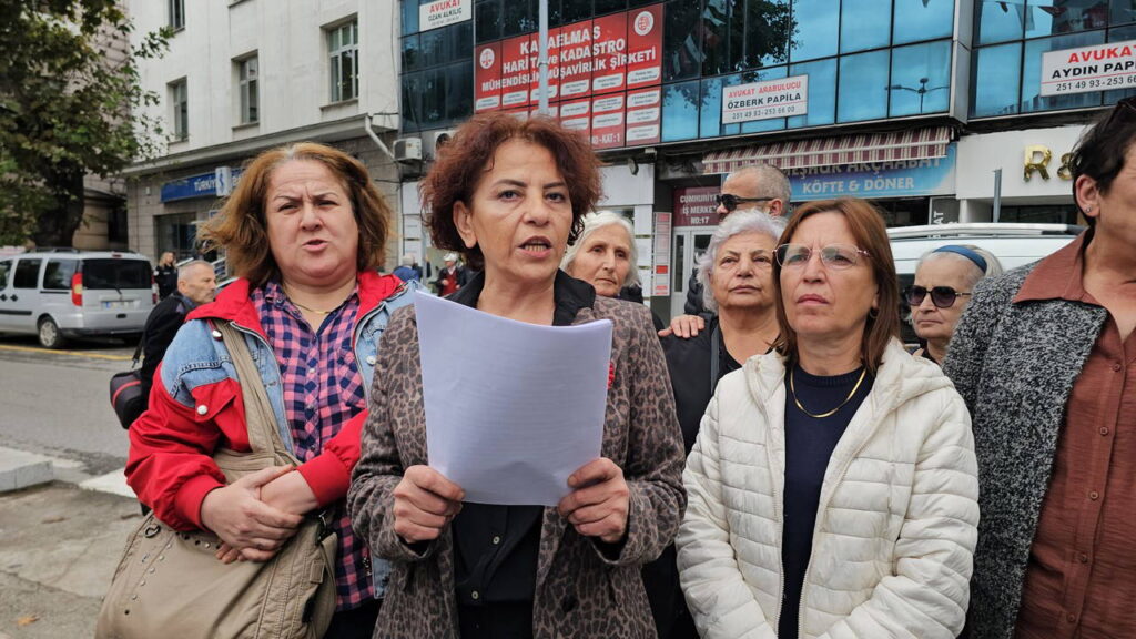 zonguldak chp merkez ilce kadin kollari yoneticisi ve uyesi 10 kadin gorevlerinden istifa etti 9fAI9dHw.jpg