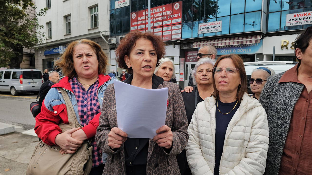 zonguldak chp merkez ilce kadin kollari yoneticisi ve uyesi 10 kadin gorevlerinden istifa etti 9fAI9dHw.jpg
