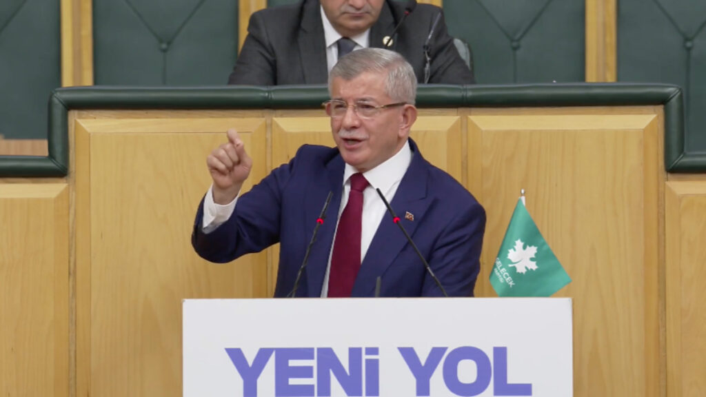 Ahmet Davutoğlu’ndan Ümit Özdağ’a: Provokatör faşist