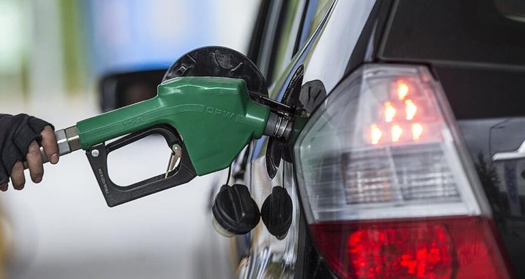 Akaryakıta zam yağmuru: Fiyatlar bu gece değişecek