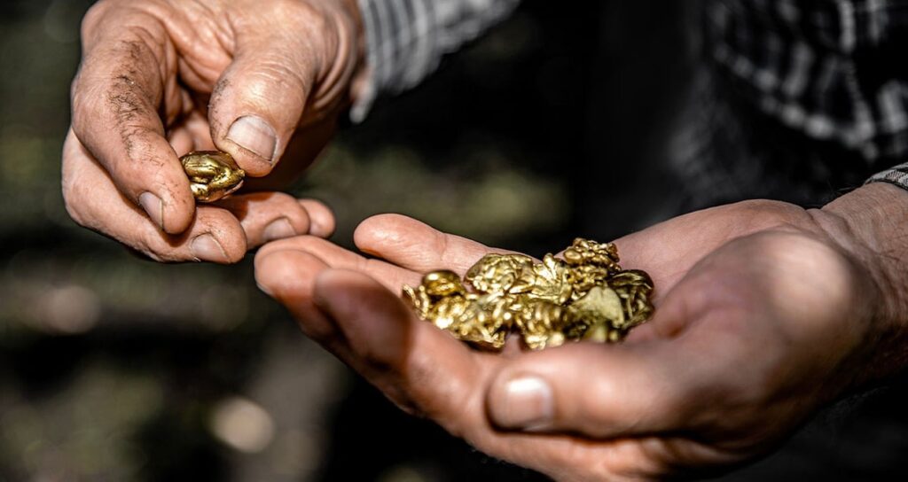 Bahçesinde 34 milyon TL’lik altın bulup devlete bildirdi: Hiç beklemediği bir sonla karşılaştı