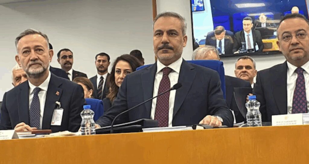 Gülerek başladılar sonunda yine kapıştılar