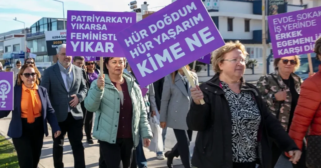 İzmir Güzelbahçe ‘Şiddete Hayır’ dedi