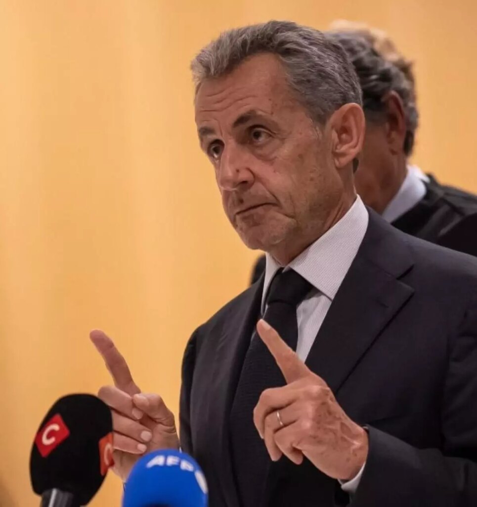 Sarkozy Şartlı Tahliye Edildi