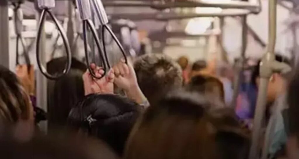 AKP’liler krizin yükünü öğrenciye yükledi: Ulaşıma zam yapıldı