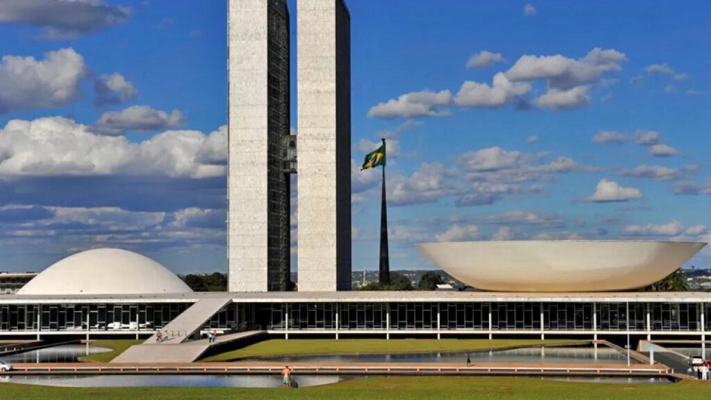 Brezilya Meclisi’ne polis müdahalesi! Milletvekilleri birbirine girdi