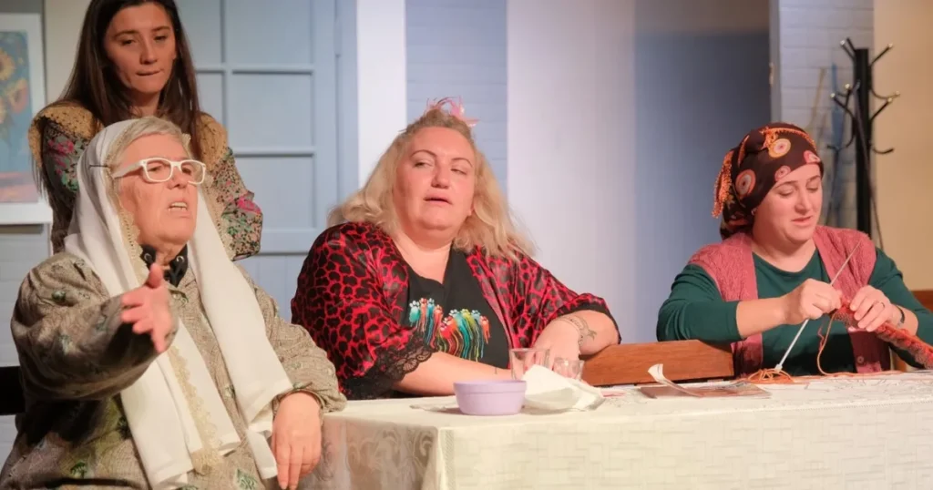 Bursa İnegöl’de ‘Kadın Sığınağı’na gala gösterisi