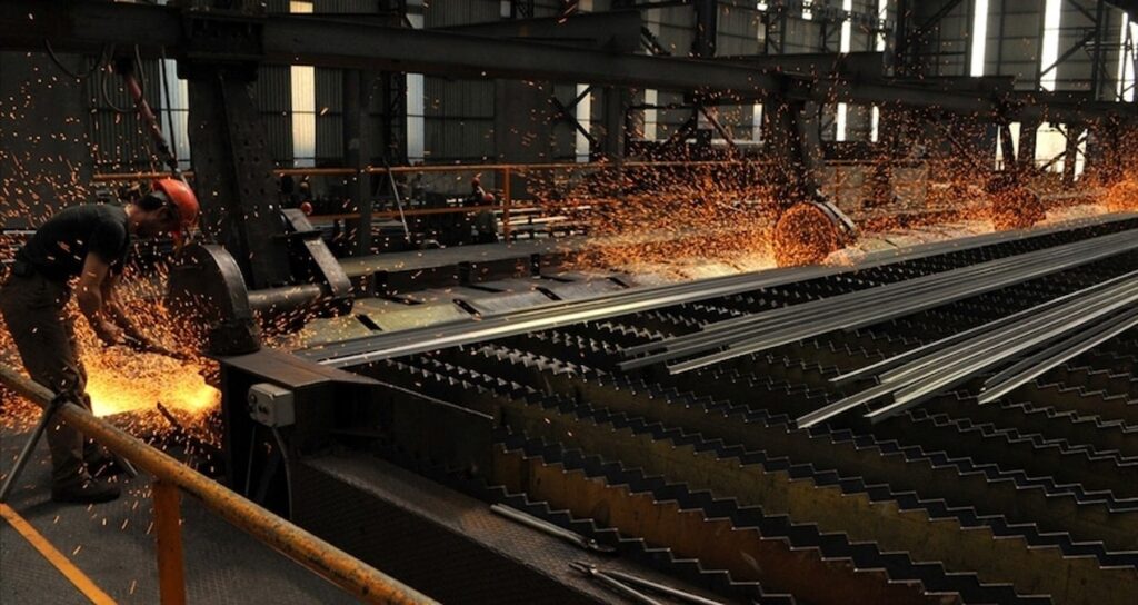 Çelik devi fabrikalarında üretimi durduracak! 2 tesis tamamen kapatılacak