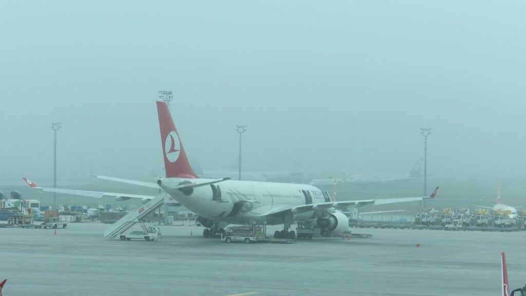 Diyarbakır’da uçak seferleri aksadı