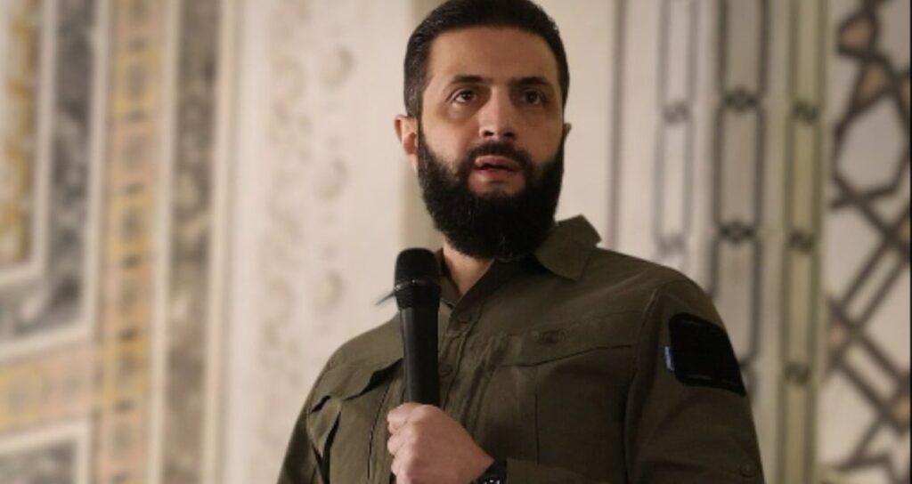 El Şara, 1 yıl sonra aynı kamuflajla namaz kıldırdı