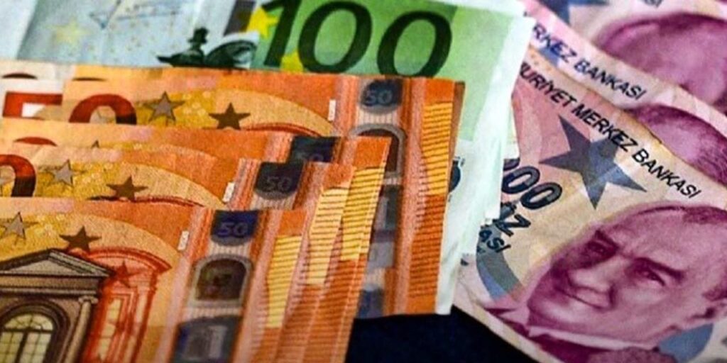 Euro yeni zirveye göz kırpıyor!