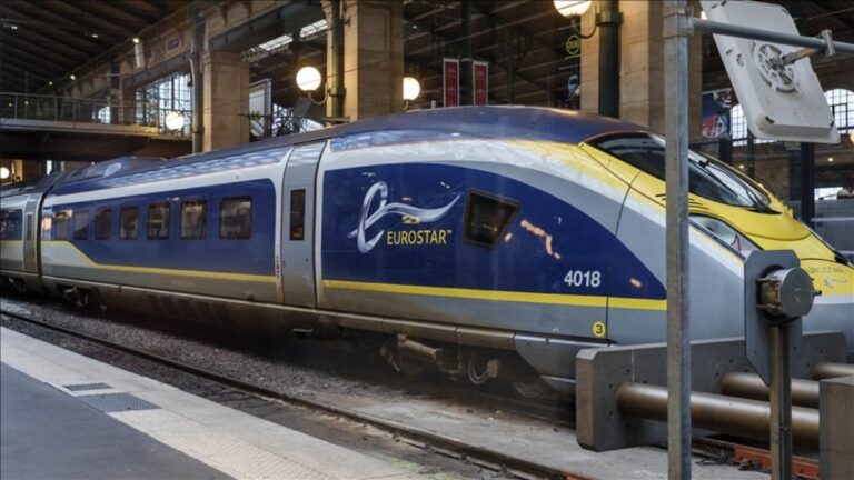 eurostar-yolcularina-seyahatlerini-erteleme-cagrisinda-bulundu-2MWLApmW.jpg