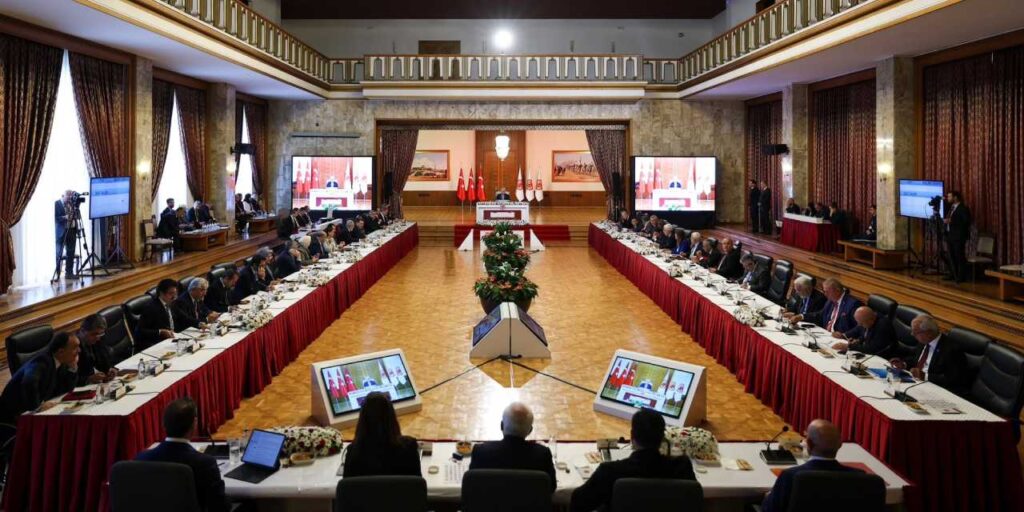 MHP’nin ‘süreç raporu’ komisyona verildi