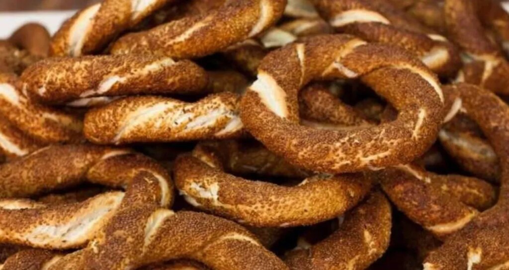 Resmi zam yok ama İstanbul simitçileri zammı yaptı bile