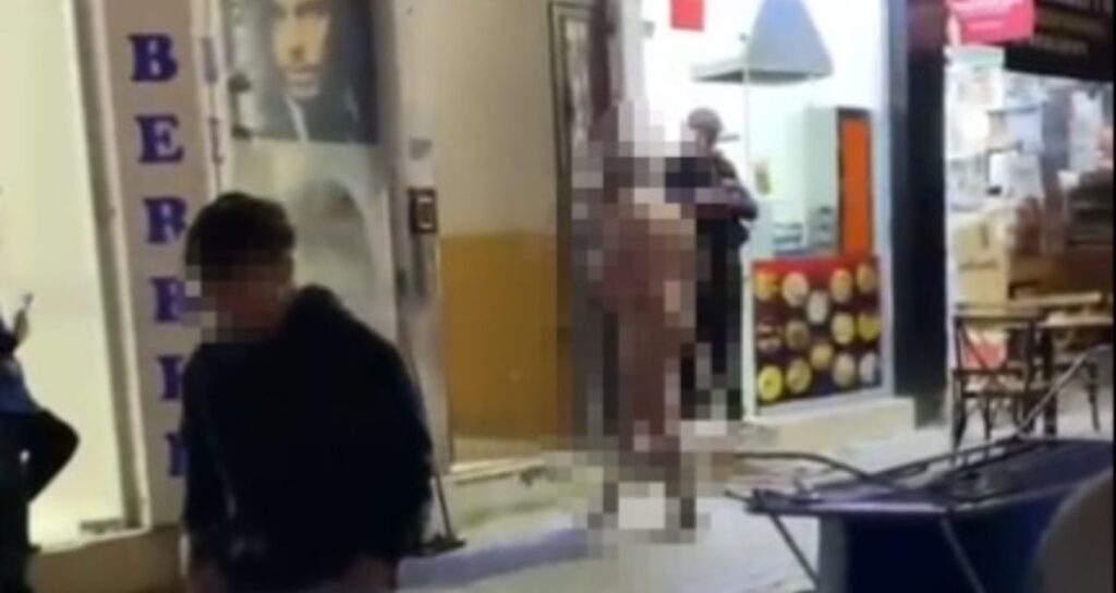 Rus turist çırılçıplak sokaklarda dolaştı! Apar topar gözaltına alındı
