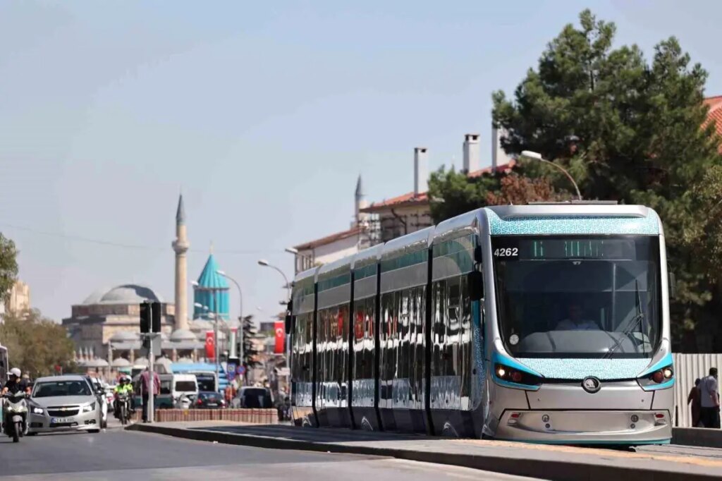 Başkan Altay: “Türkiye’nin en ucuz öğrenci ulaşımı Konya’da”