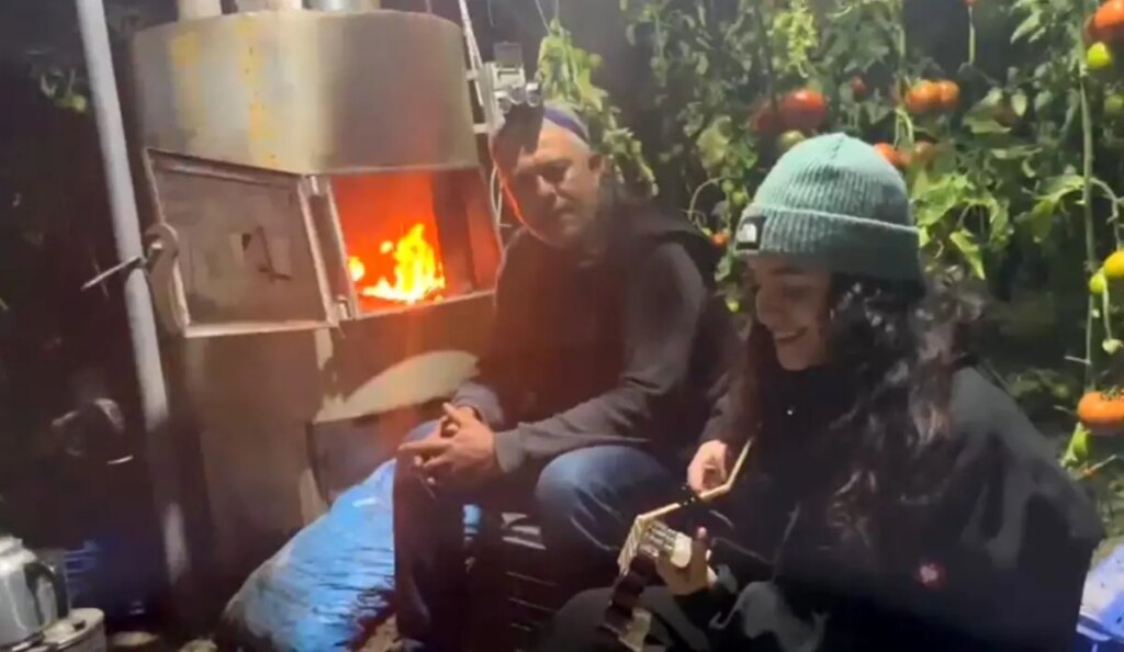 Serik’te Don Nöbeti: Üreticiler Şarkılarla Mücadele Ediyor