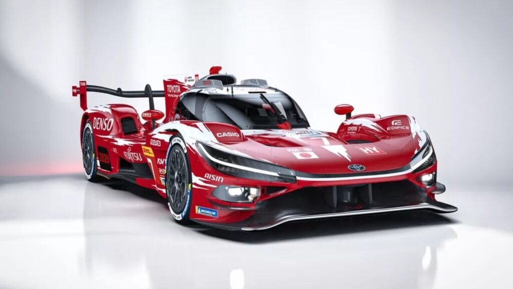 Toyota, yeni yarış otomobili TR010 Hybrid’i tanıttı