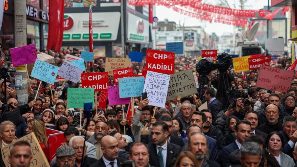İktidar için her şey seçime kadar