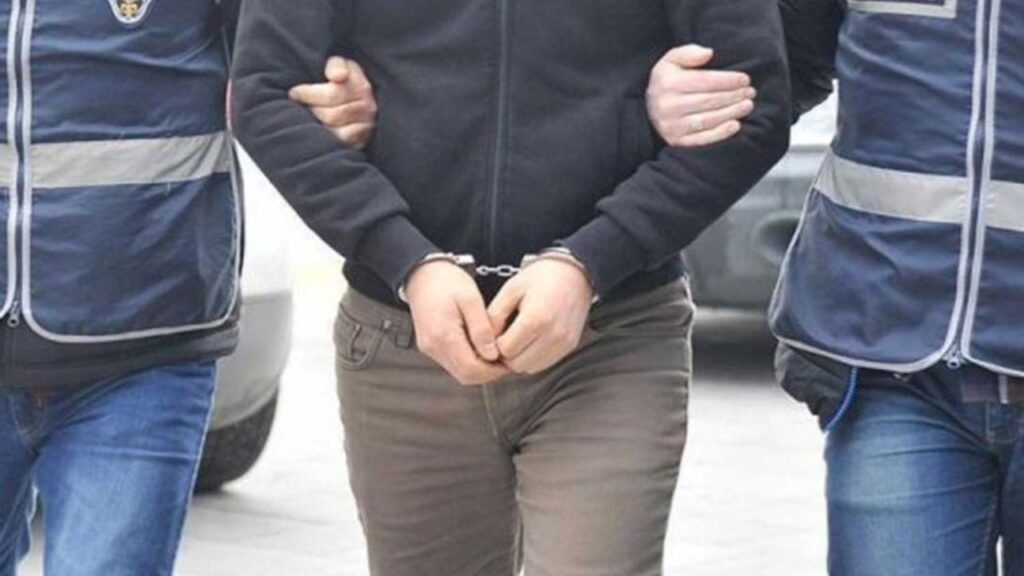 Şanlıurfa’da Sağlık Çalışanı Ve Polis Memuruna Saldıran Şahıs Tutuklandı